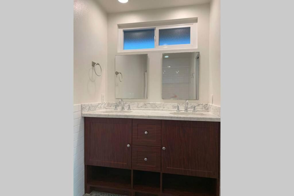City Center Villa - Pool, Patio & Close To Beach! Huntington Beach Bagian luar foto