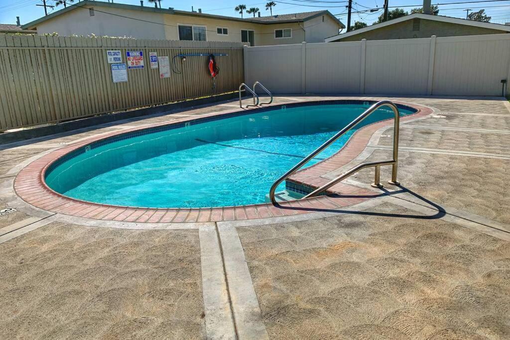 City Center Villa - Pool, Patio & Close To Beach! Huntington Beach Bagian luar foto